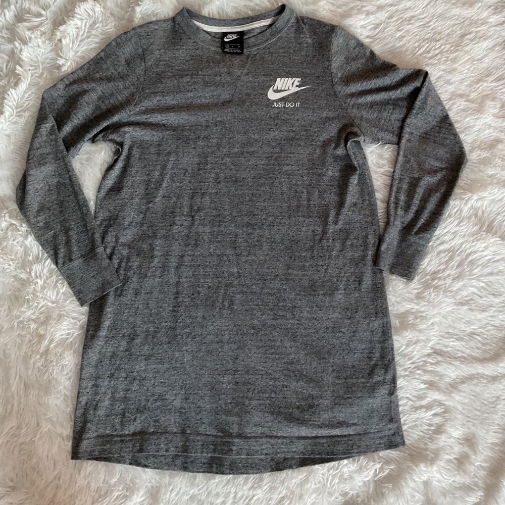 Nike Women’s Size Medium Dress